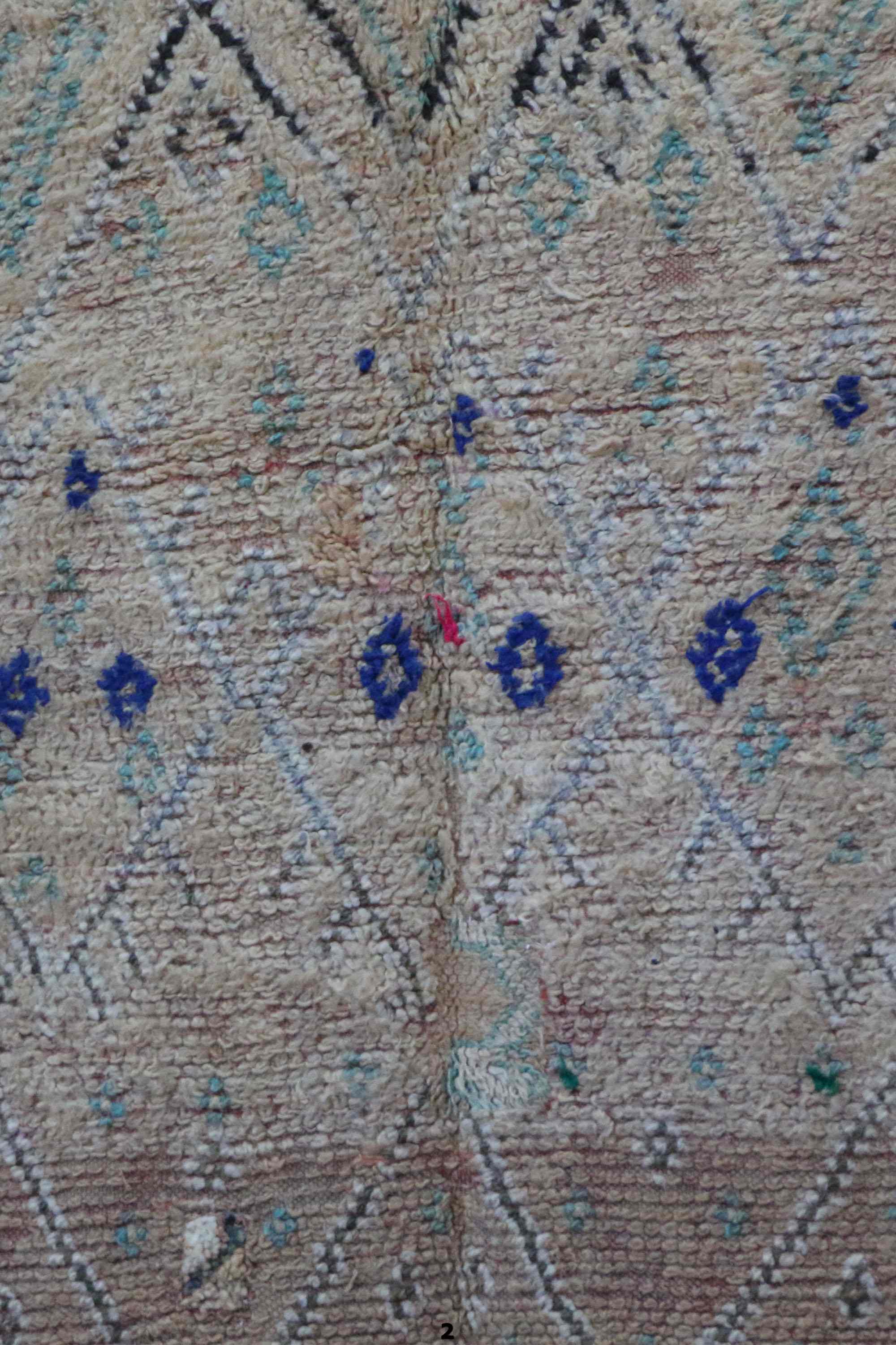 Vintage berber carpet - 149 x 255 cm