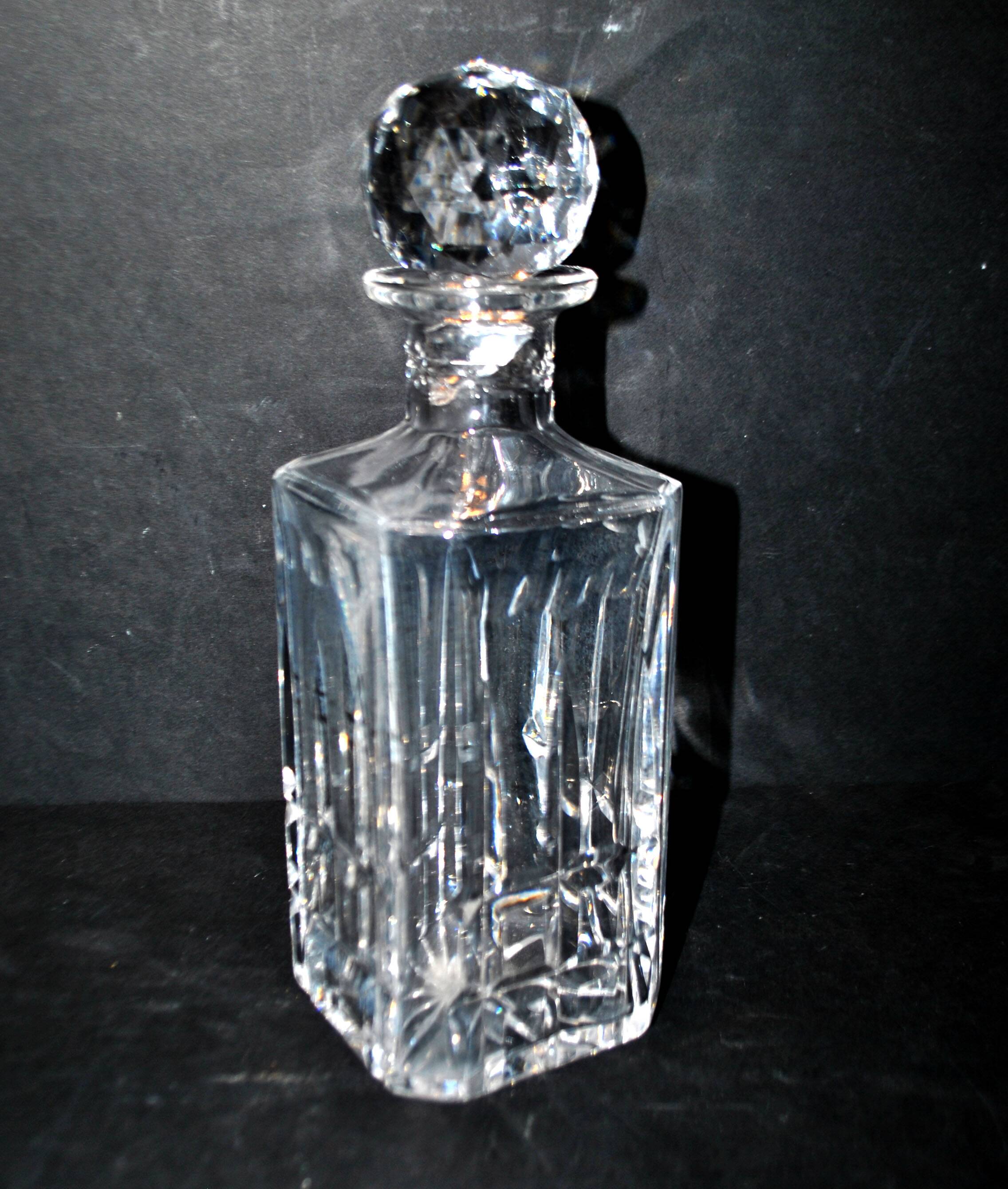 Manhattan model St. Louis cut crystal whisky decanter
