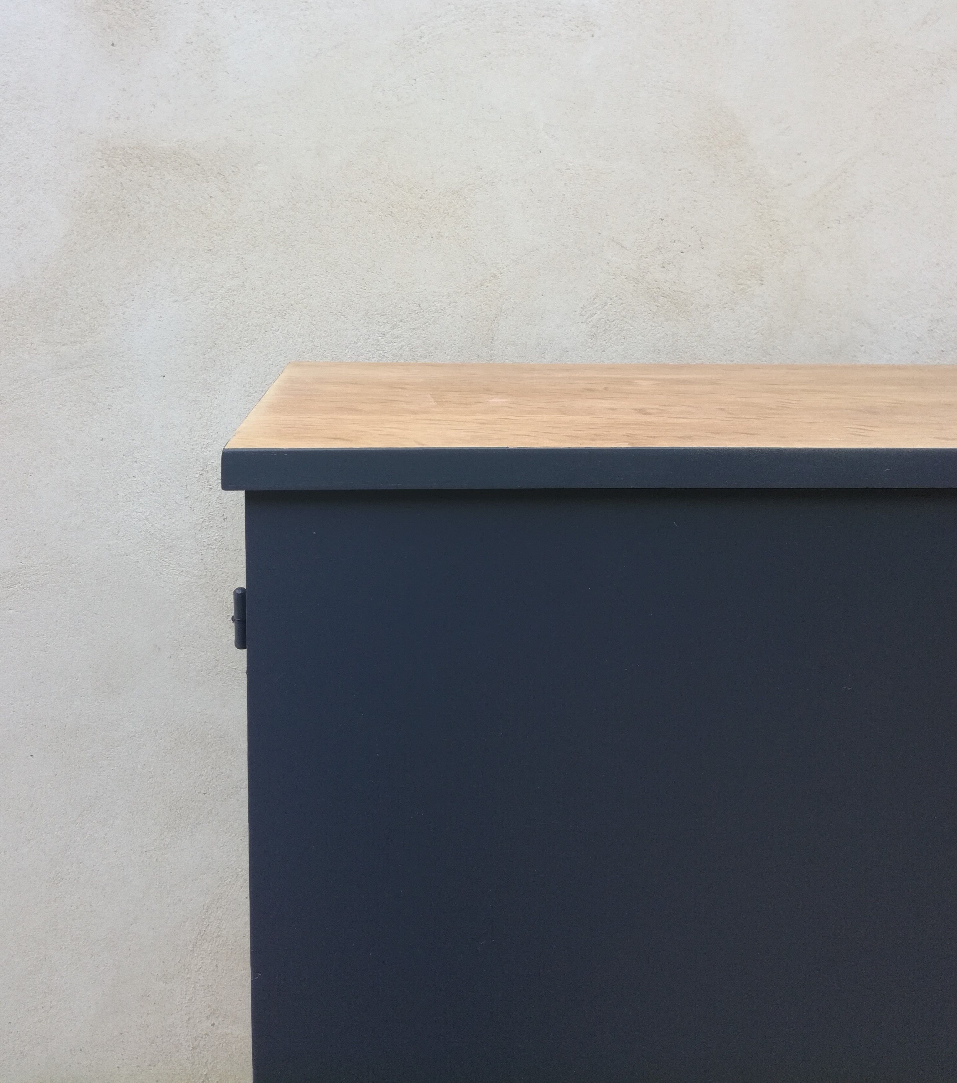 Compass feet sideboard