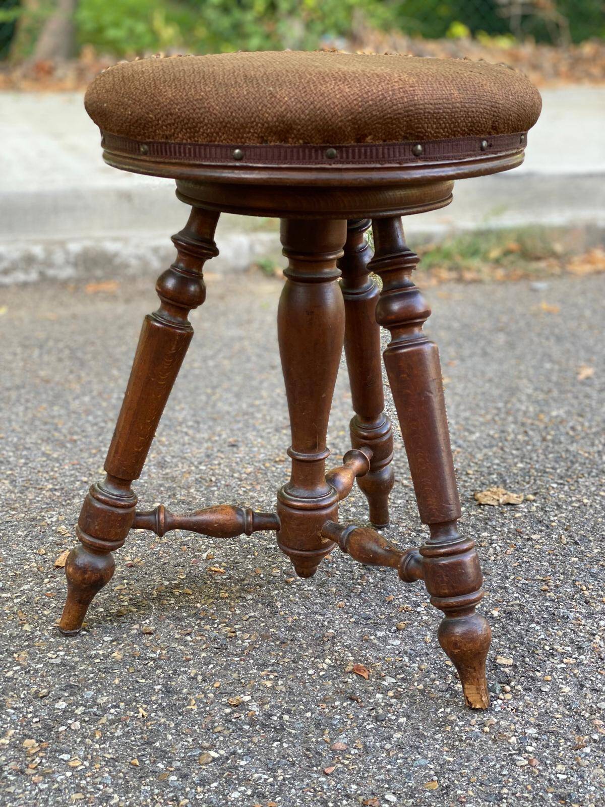Napoleon III Adjustable Round Piano Stool