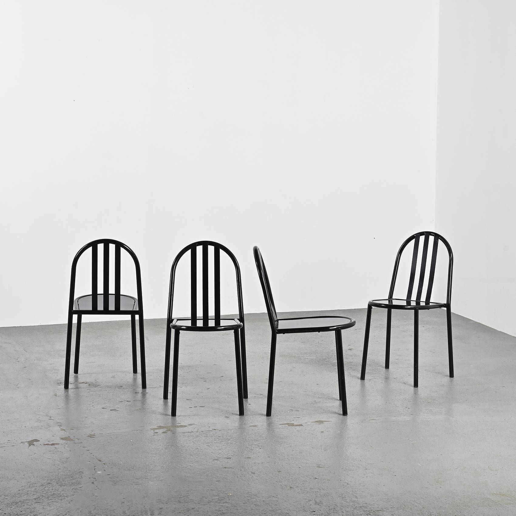 Suite de 4 chaises Modèle 222 par Robert Mallet-Stevens