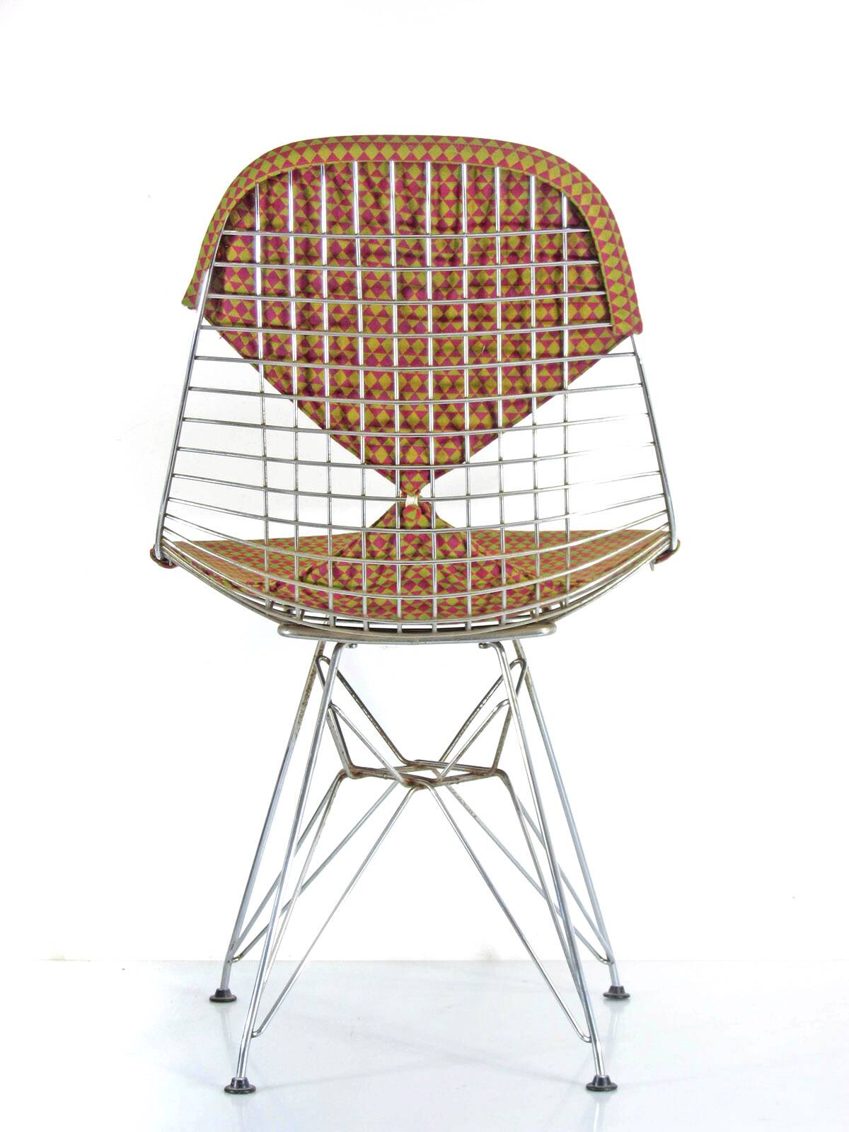 Eames DKR-2, Alexander Girard wire chair