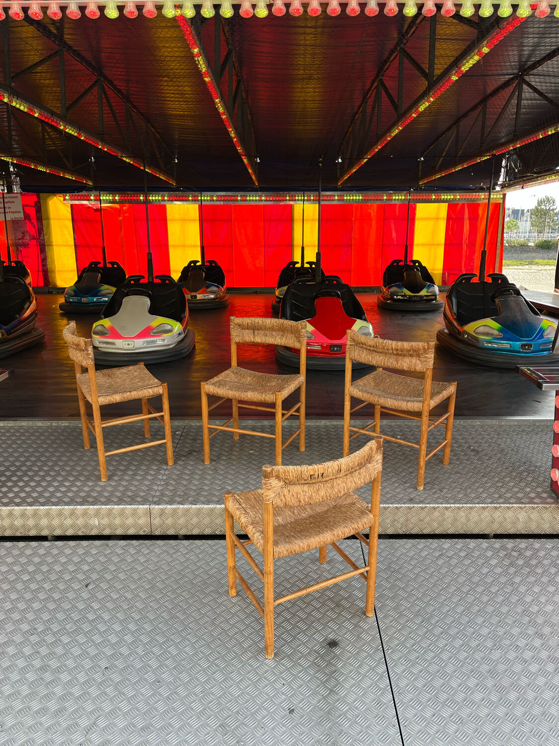 4 chaises modèle « Dordogne » édition Robert Sentou