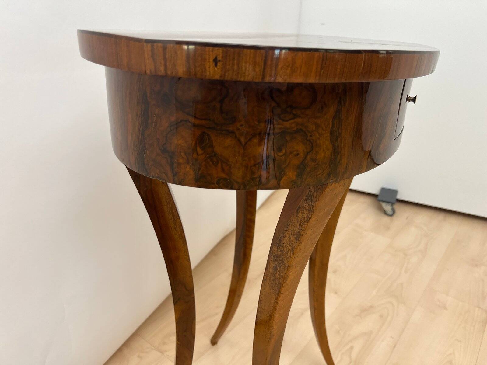 Oval Biedermeier Side Table with Drawer in Walnut Veneer, South Germany, 1820