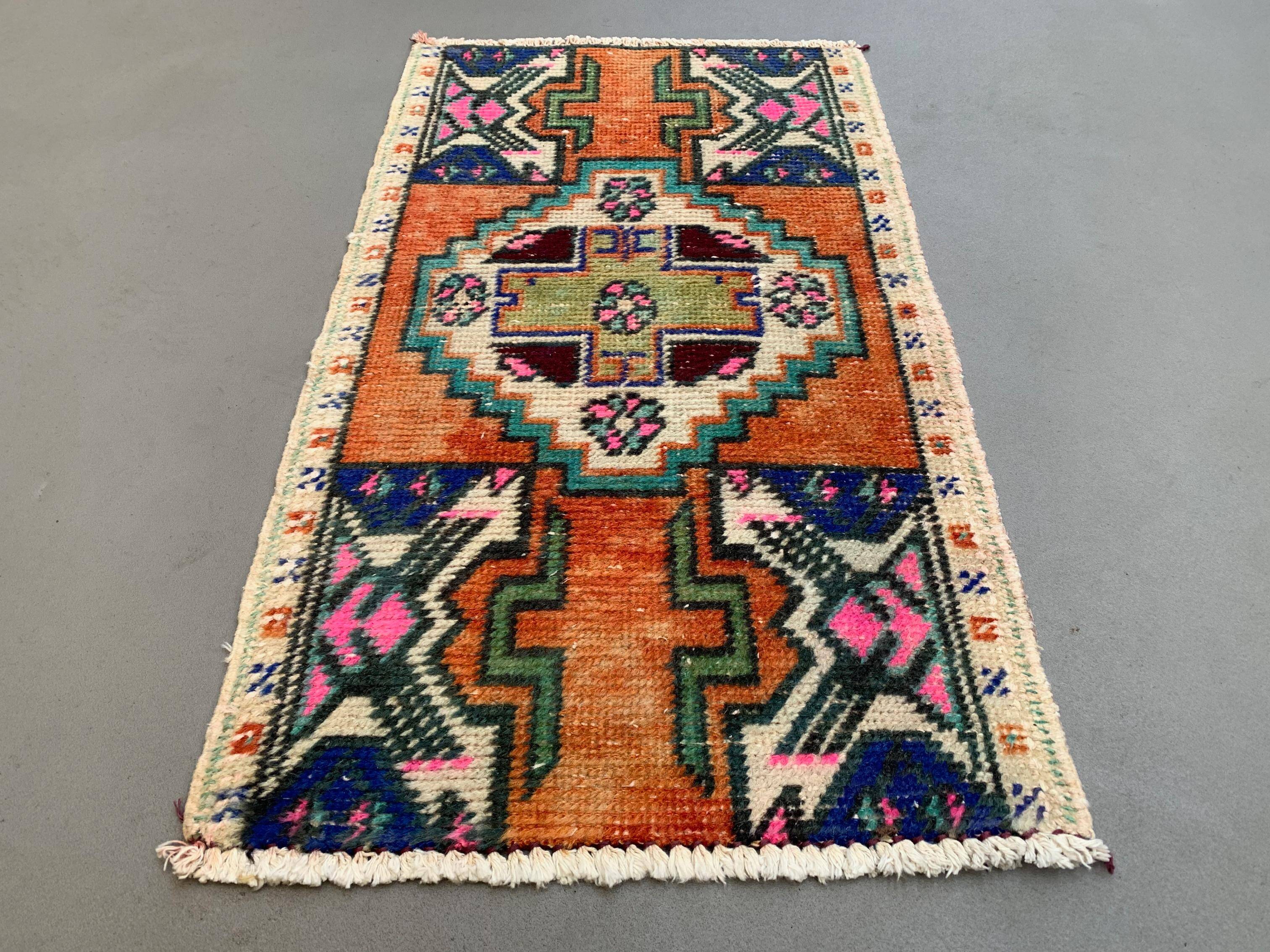 Small Vintage Turkish Rug 81x46 cm, Short Runner, Tribal, Shabby, Mini Carpet