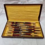 12 Bakelite knives from 1940