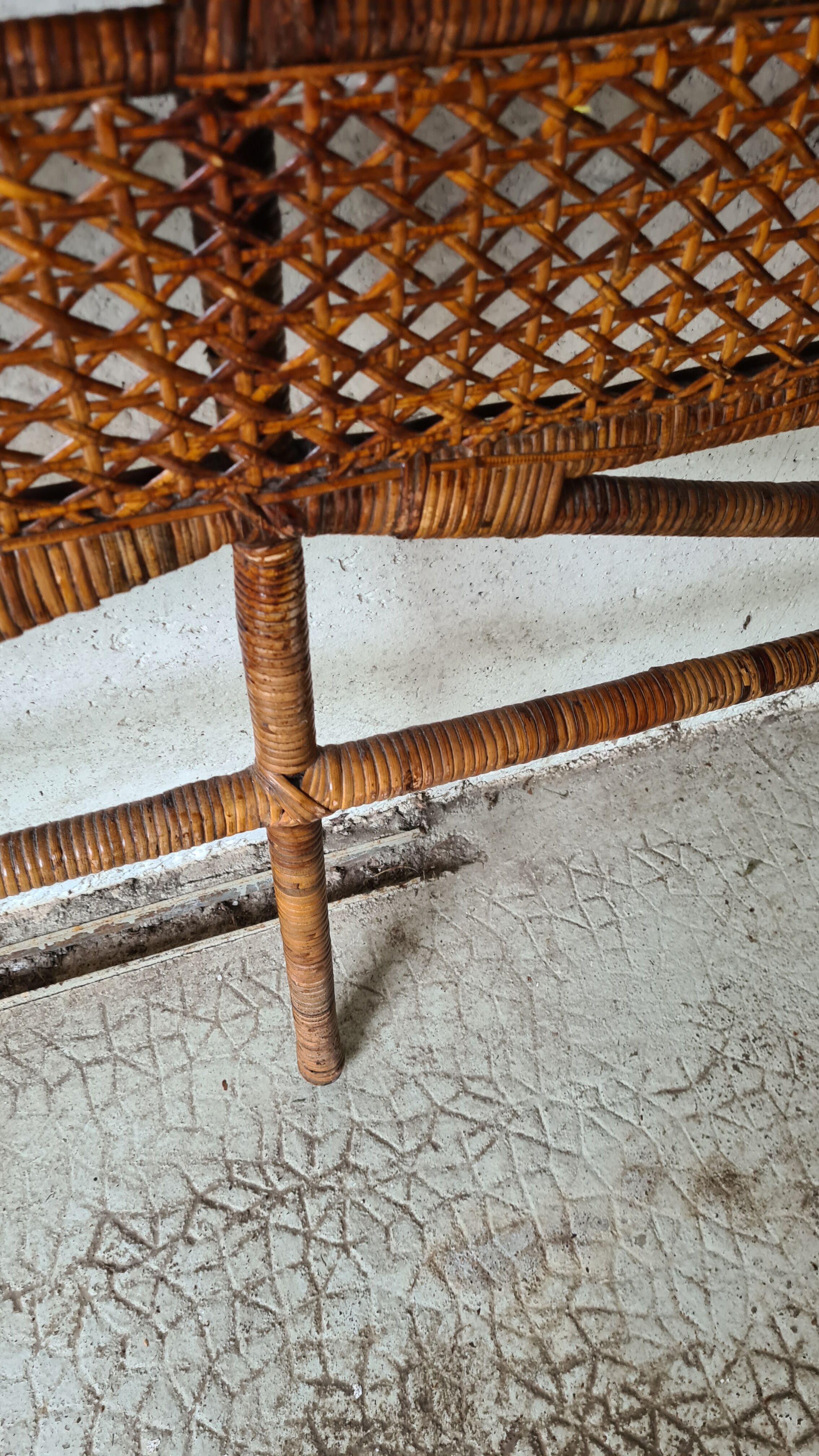Old headboard "Peacock" in rattan / Emmanuelle