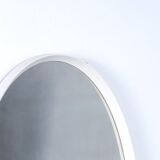 Miroir mural ovale en bois blanc, années 1960
