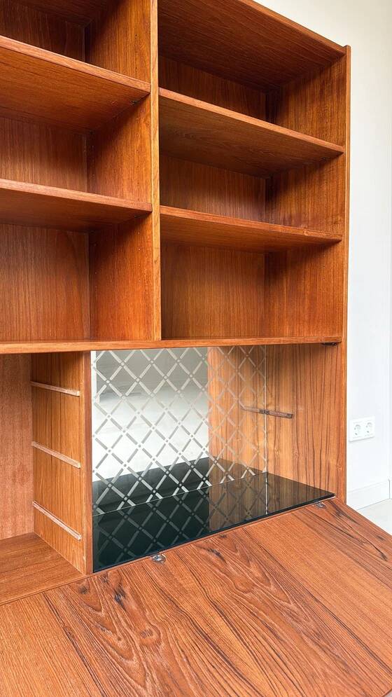 Vintage wooden cabinet / bookcase