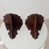 Paire d'étagères anciennes en bois sculpté