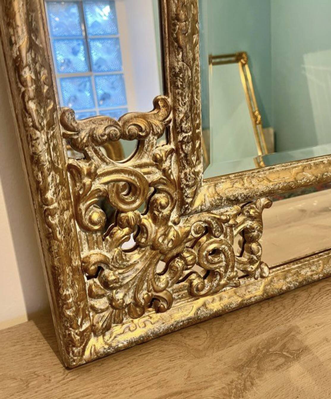 Deknudt mirror with gold frame – 83×102 cm –