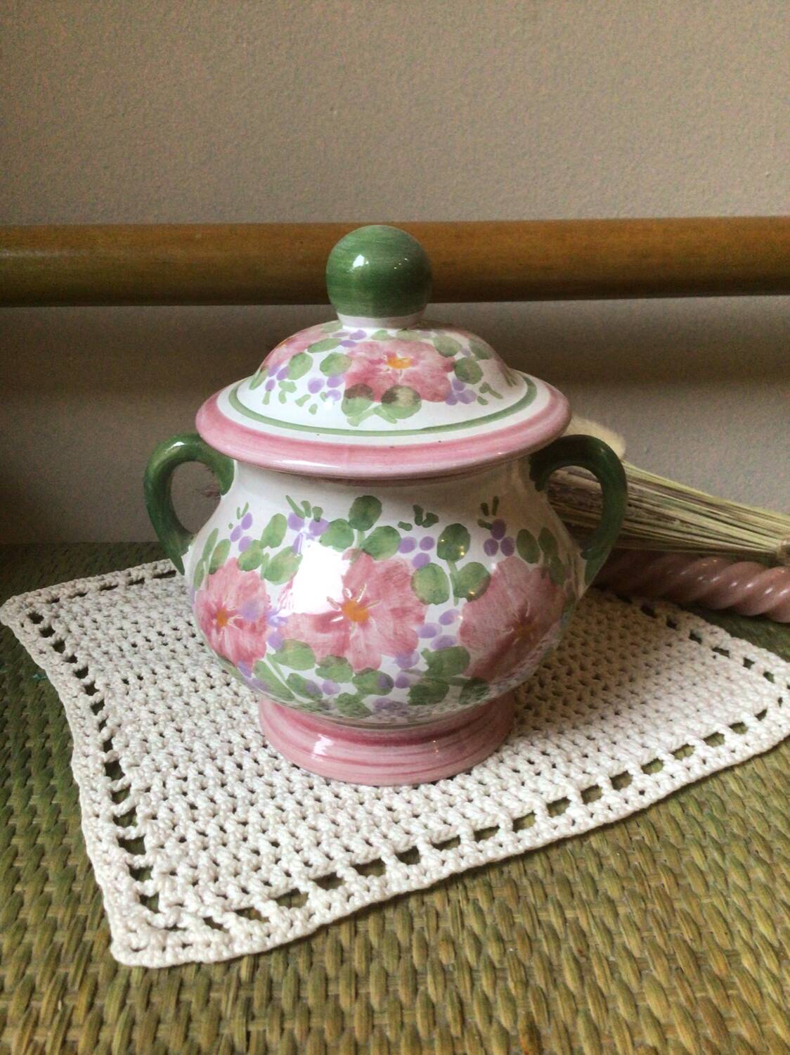 Pot en céramique signé