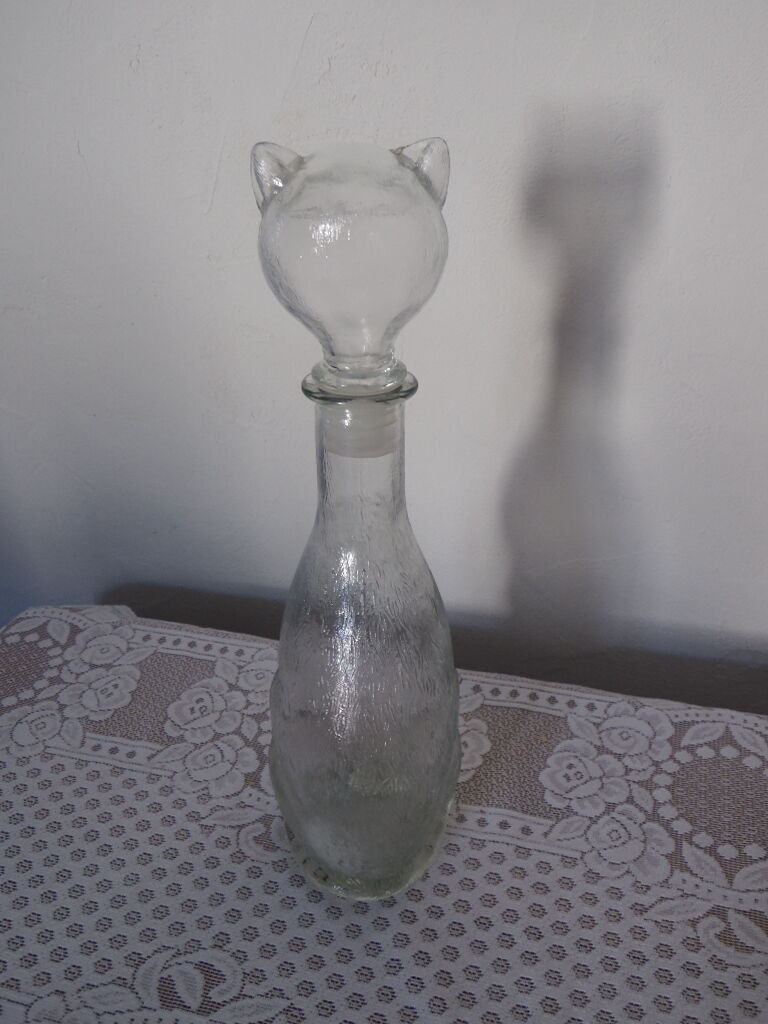 Glass cat shape bottle