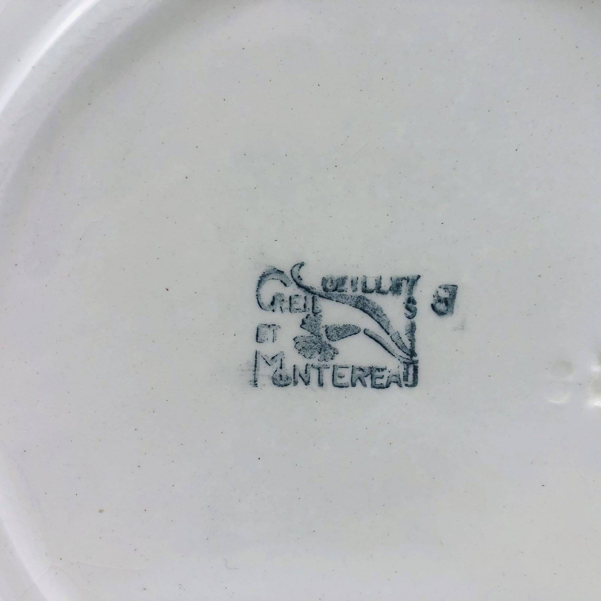 6 Deep Plates, Creil and Montereau – Carnation model.