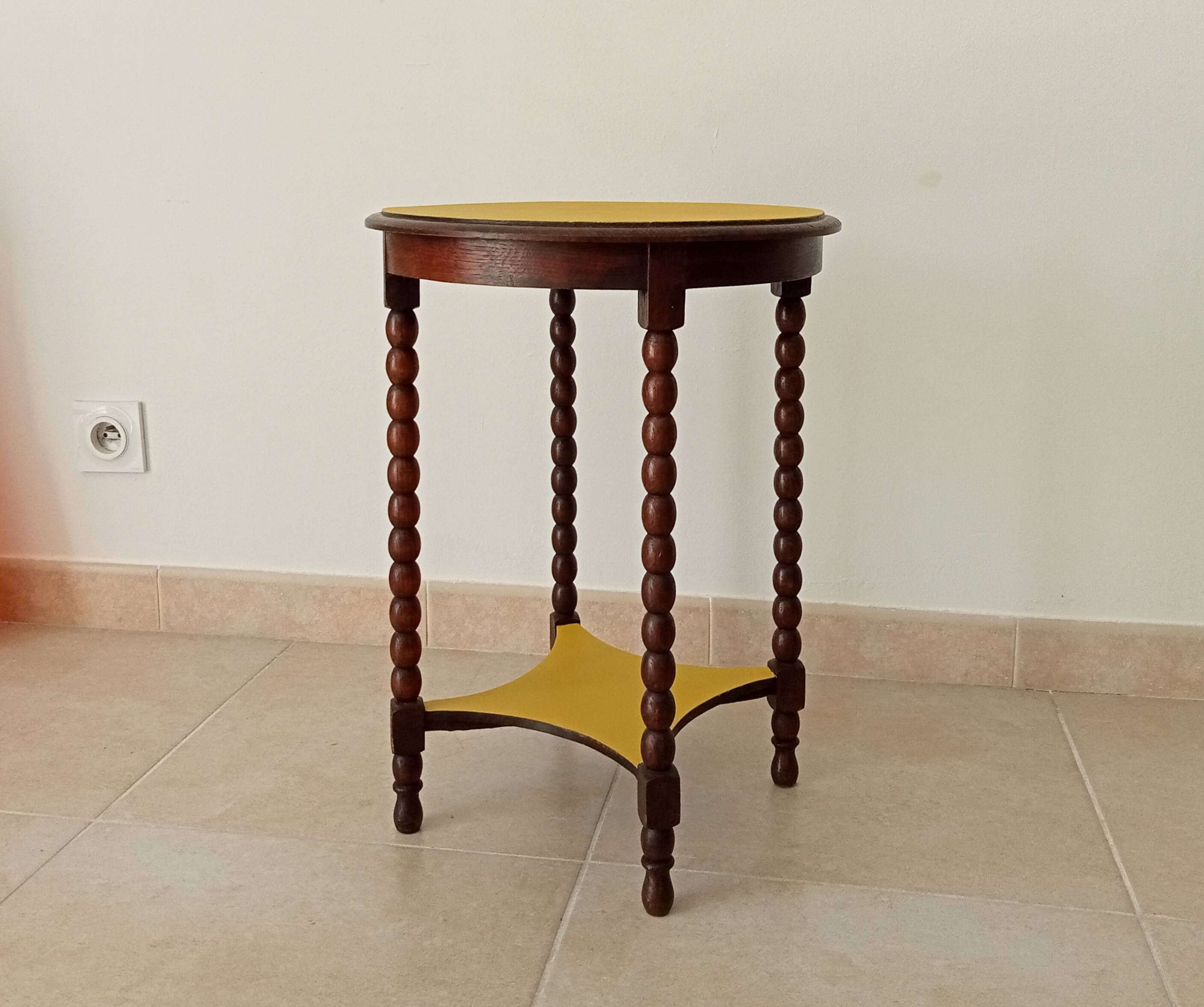 Old pedestal table, early 20th century, turned wooden legs