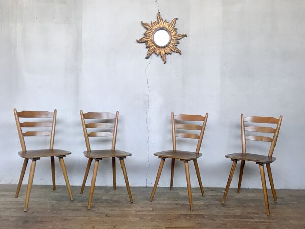Série de 4 chaises scandinave ou bistrot en bois vintage