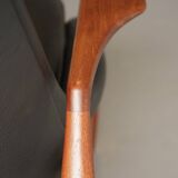 Fauteuil Seal en cuir et teck Ib Kofod-Larsen pour OPE, Suède, années 1960.