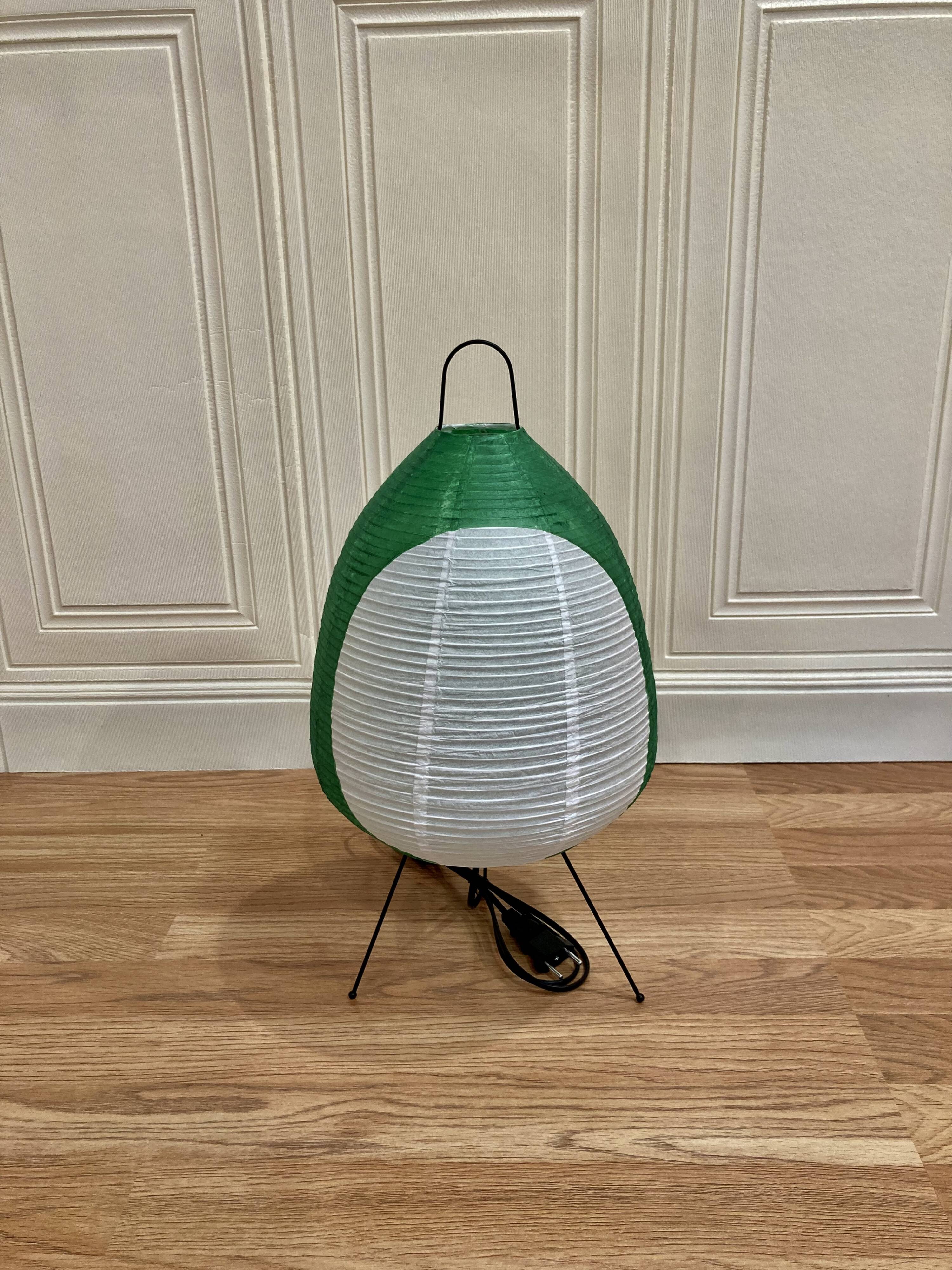 Trio de lampes "Design papier et métal".