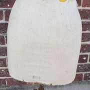 Ancien modèle à pied en métal