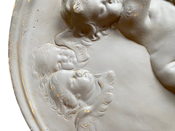 Plaster medallion with RARE cherubs