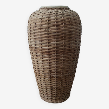 Sandstone/wicker vase