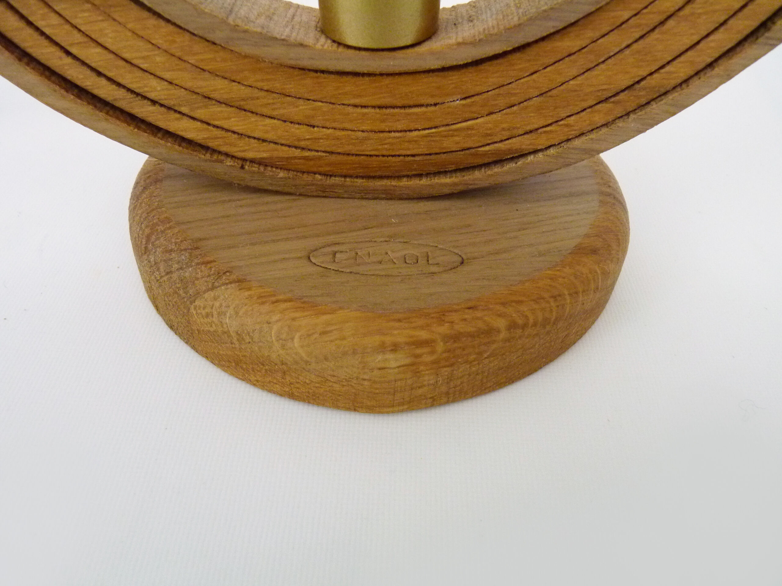 Modular lamp design in wood enaol