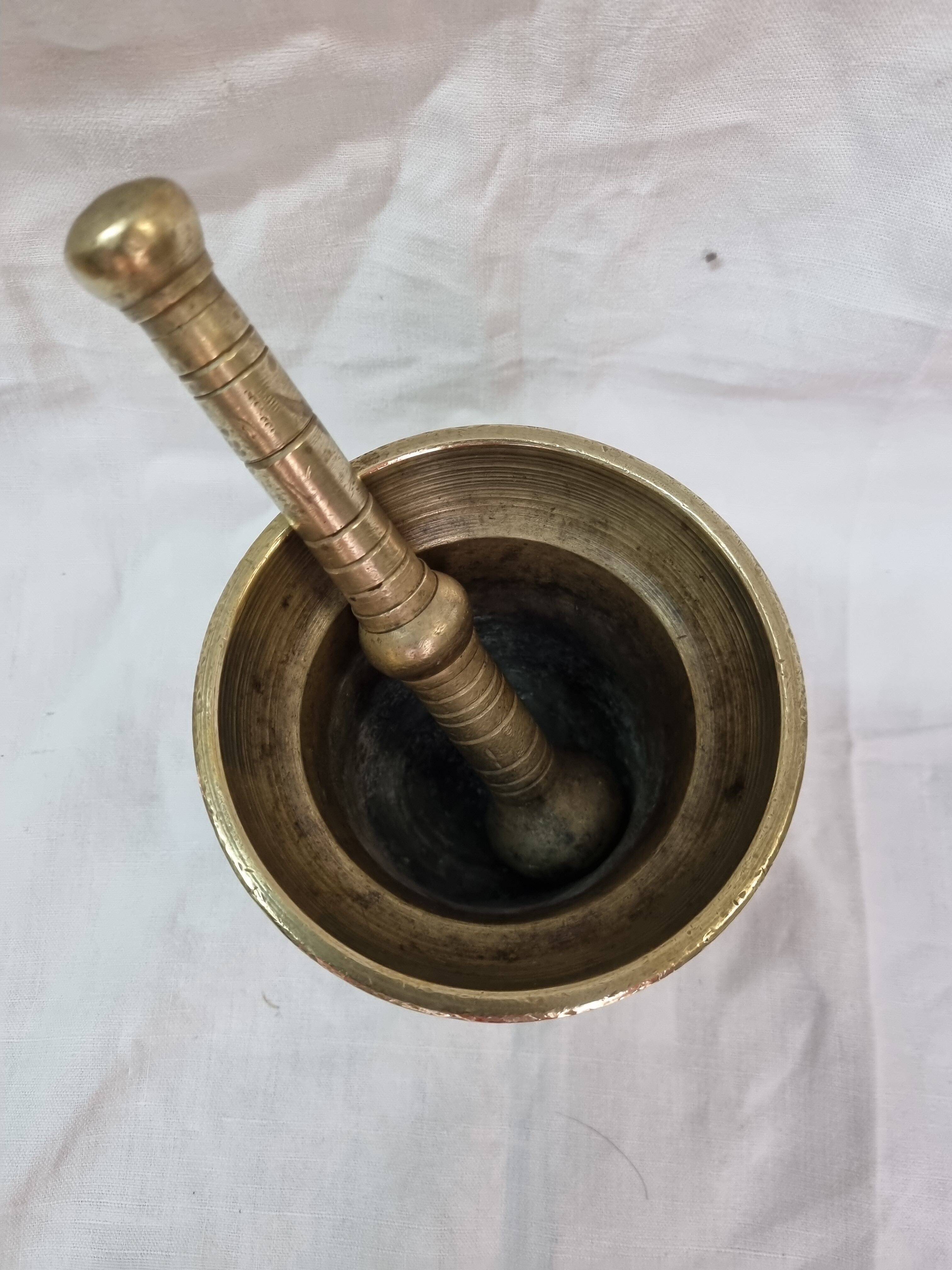 Pilon en bronze, mortier d'apothicaire
