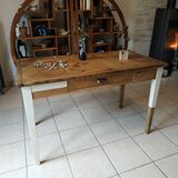 Farm table