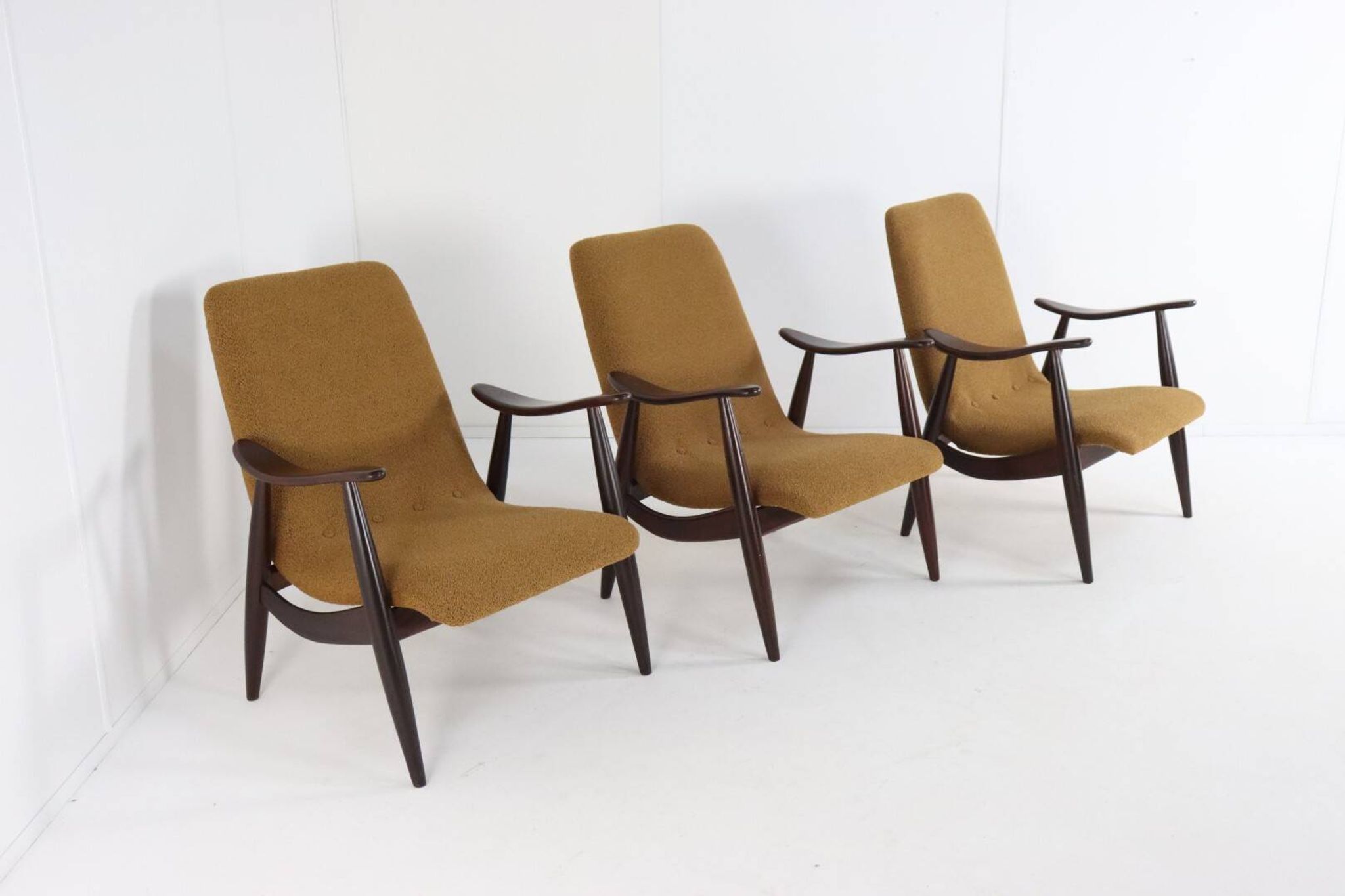 Armchair 'Popkensburg' Attr. Louis van Teeffelen for Wébé | 3 pieces in sto