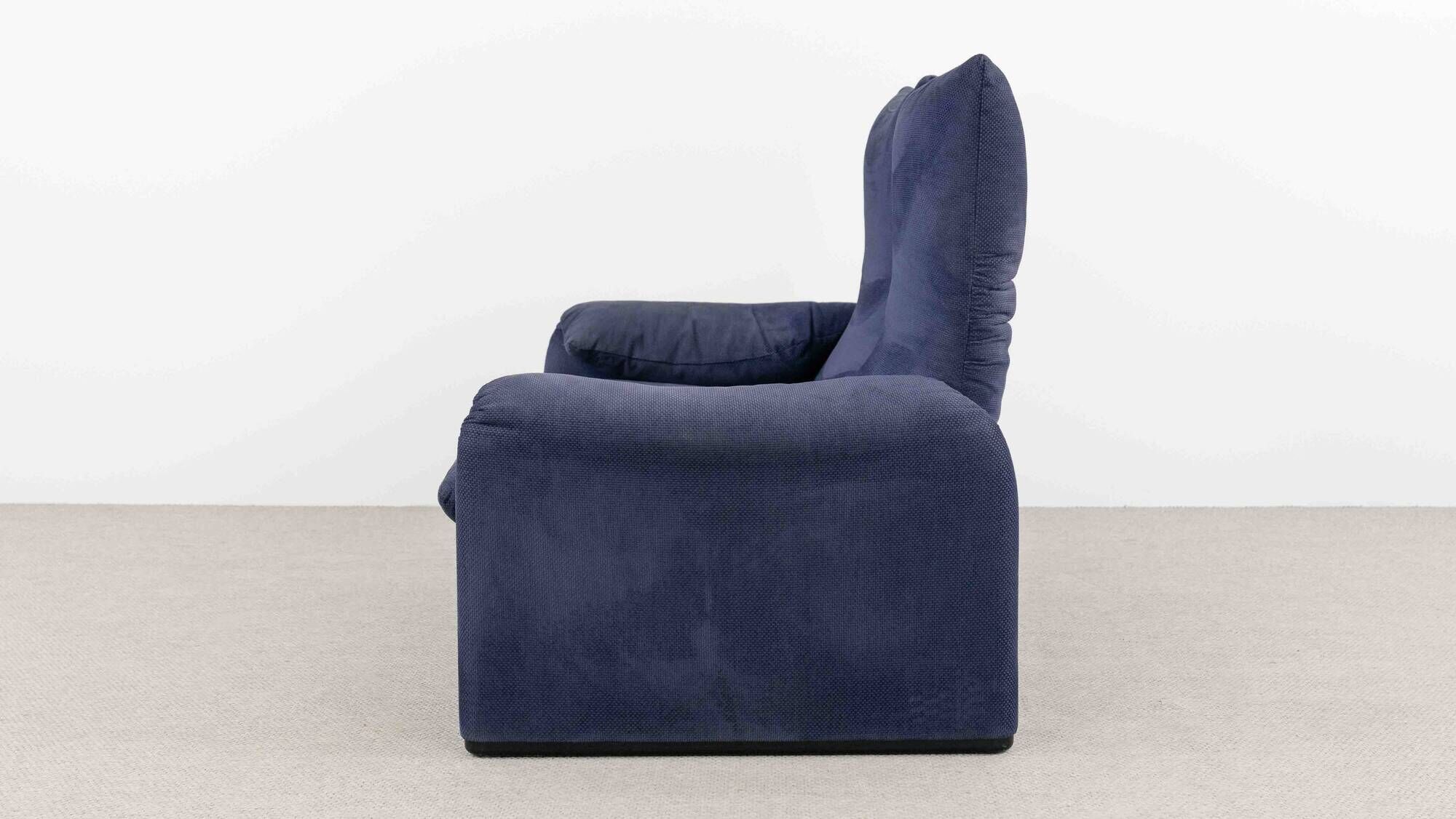 Cassina Maralunga 2-seat Sofa by Vico Magistretti