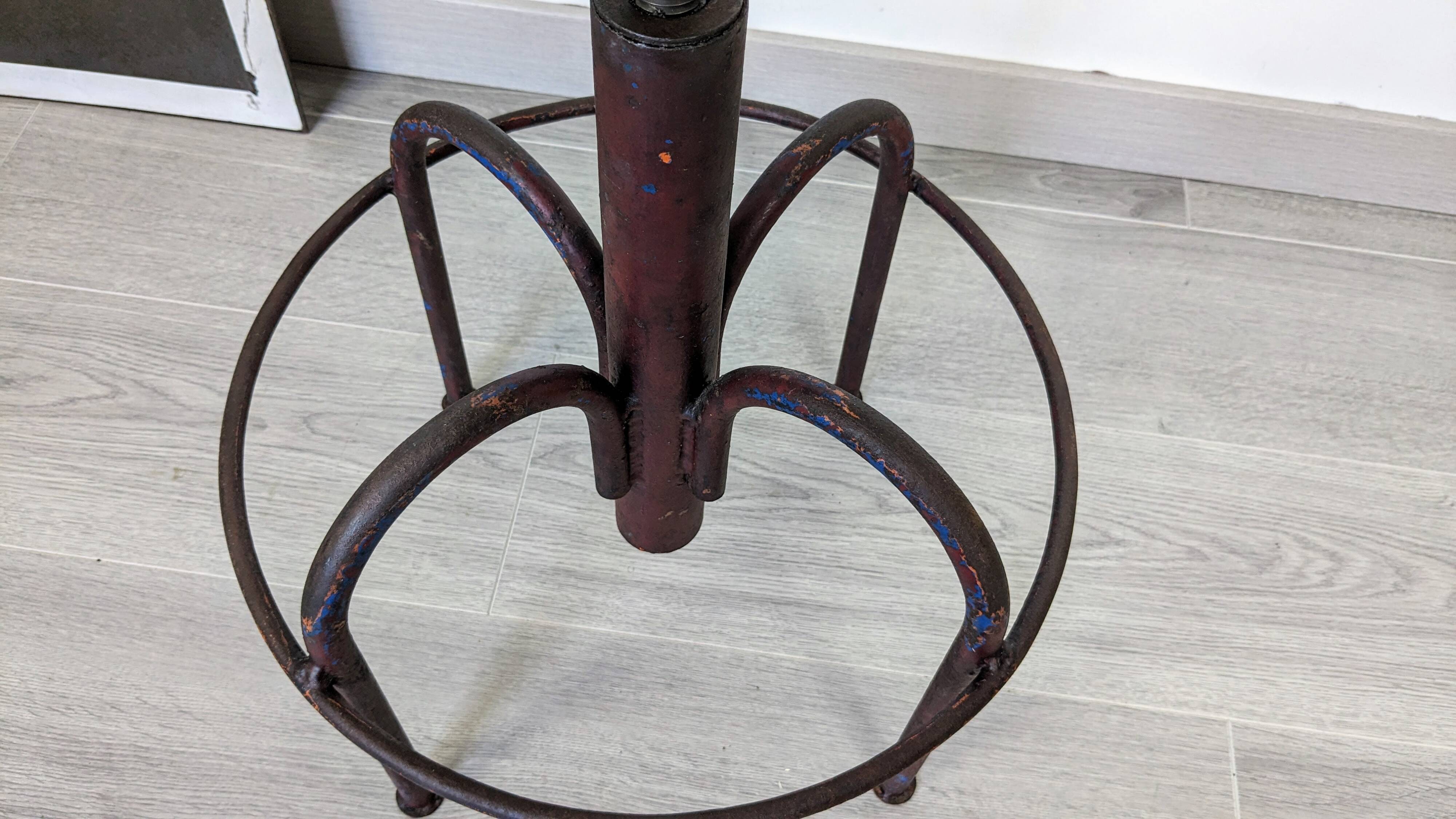Chaise industrielle réglable ancienne avec dossier, pièce de caractère