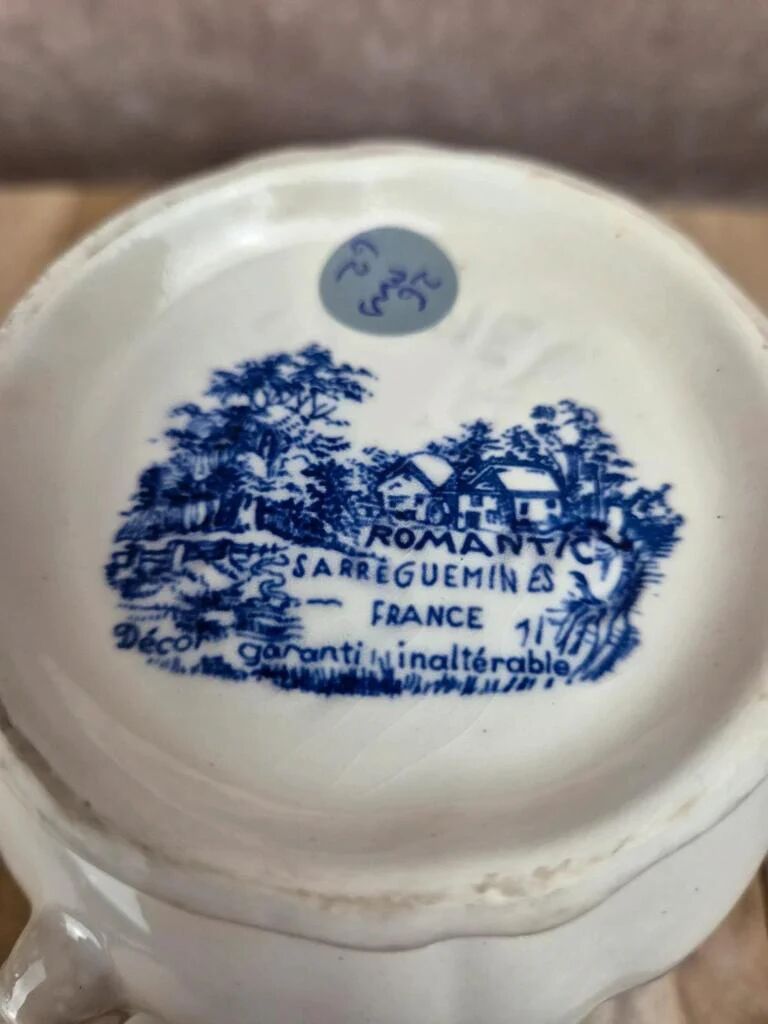Jug / milk jug Sarreguemines Romantic blue – country decor – vintage earthenware