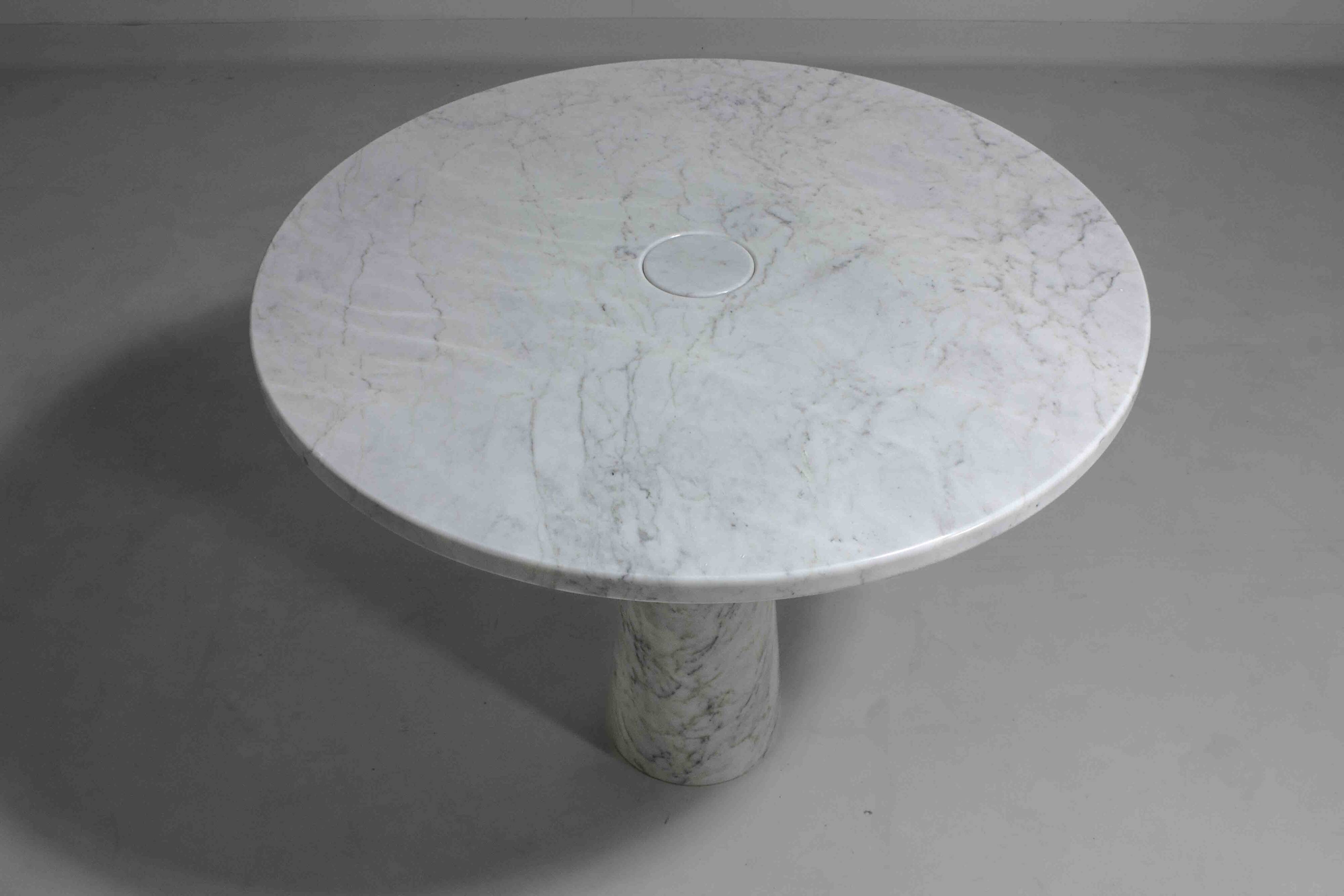 Round marble 'Eros' table by Angelo Mangiarotti for Skipper