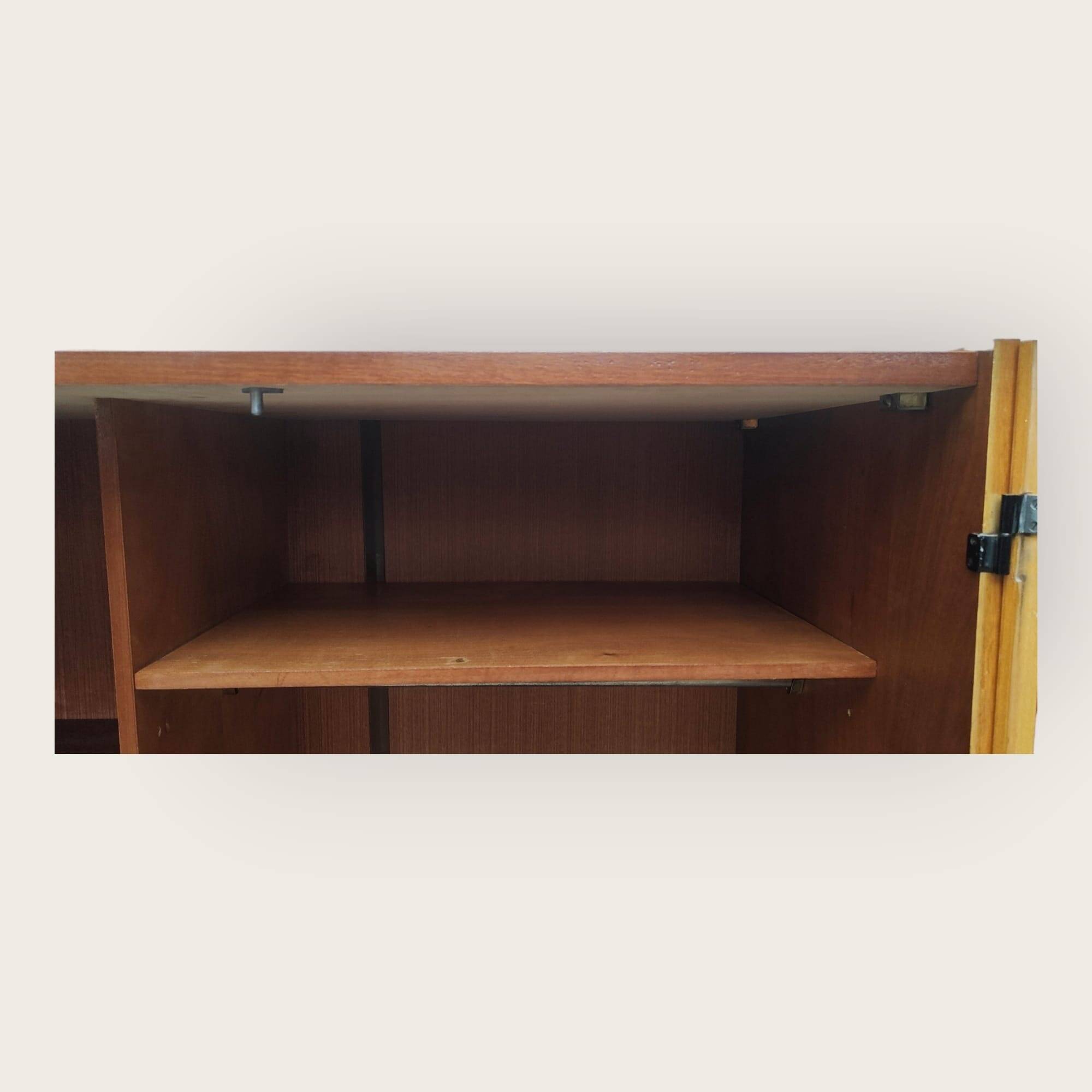 Armoire du milieu du siècle