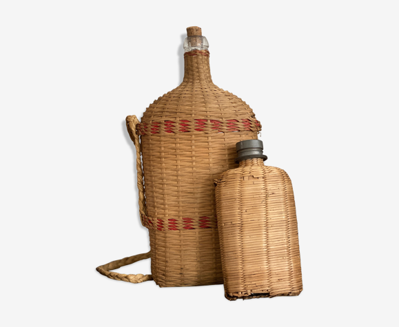 Duo de bouteilles en rotin