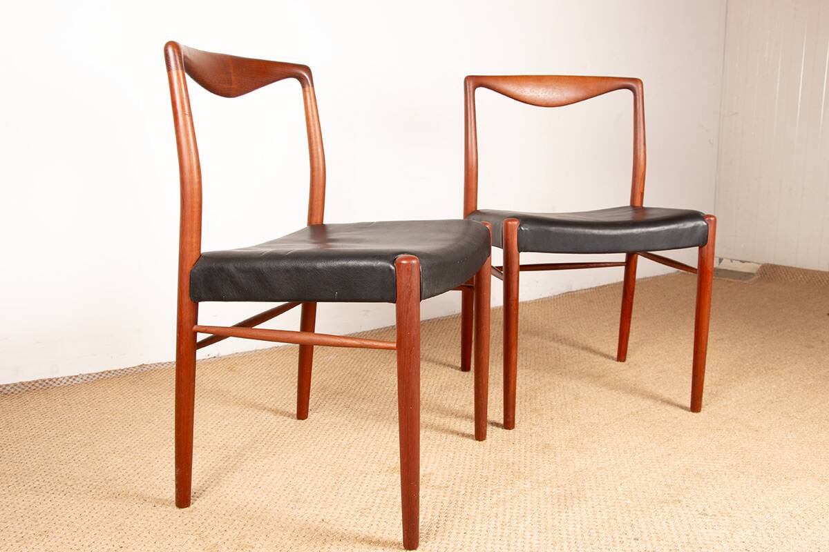 2 chaises Danoises en Teck et Skaï par Lyngfeldt Larsen 1960.