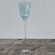 Verre à pied soufflé irrégulier de collection