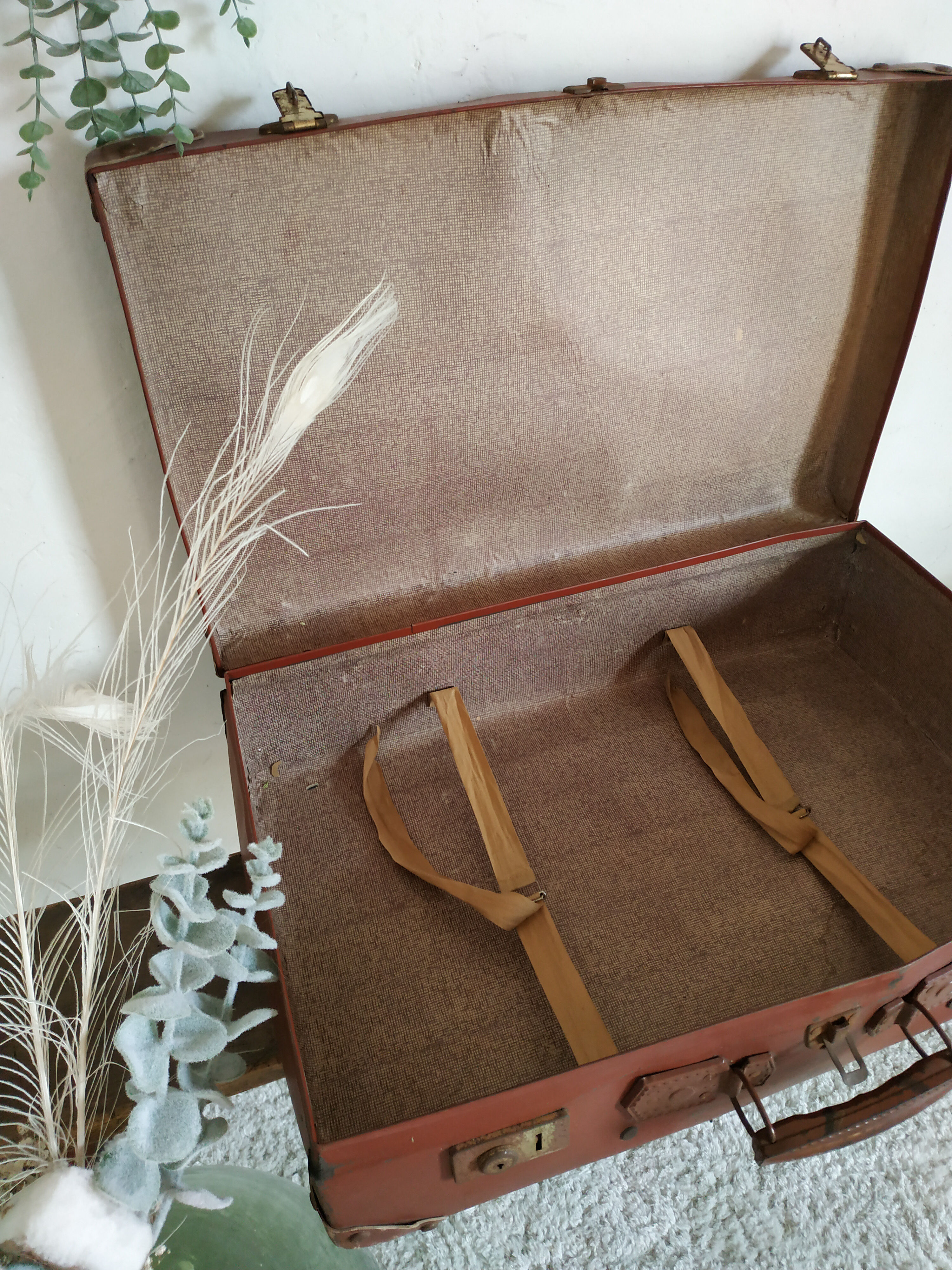 Vintage brown cardboard case 40s