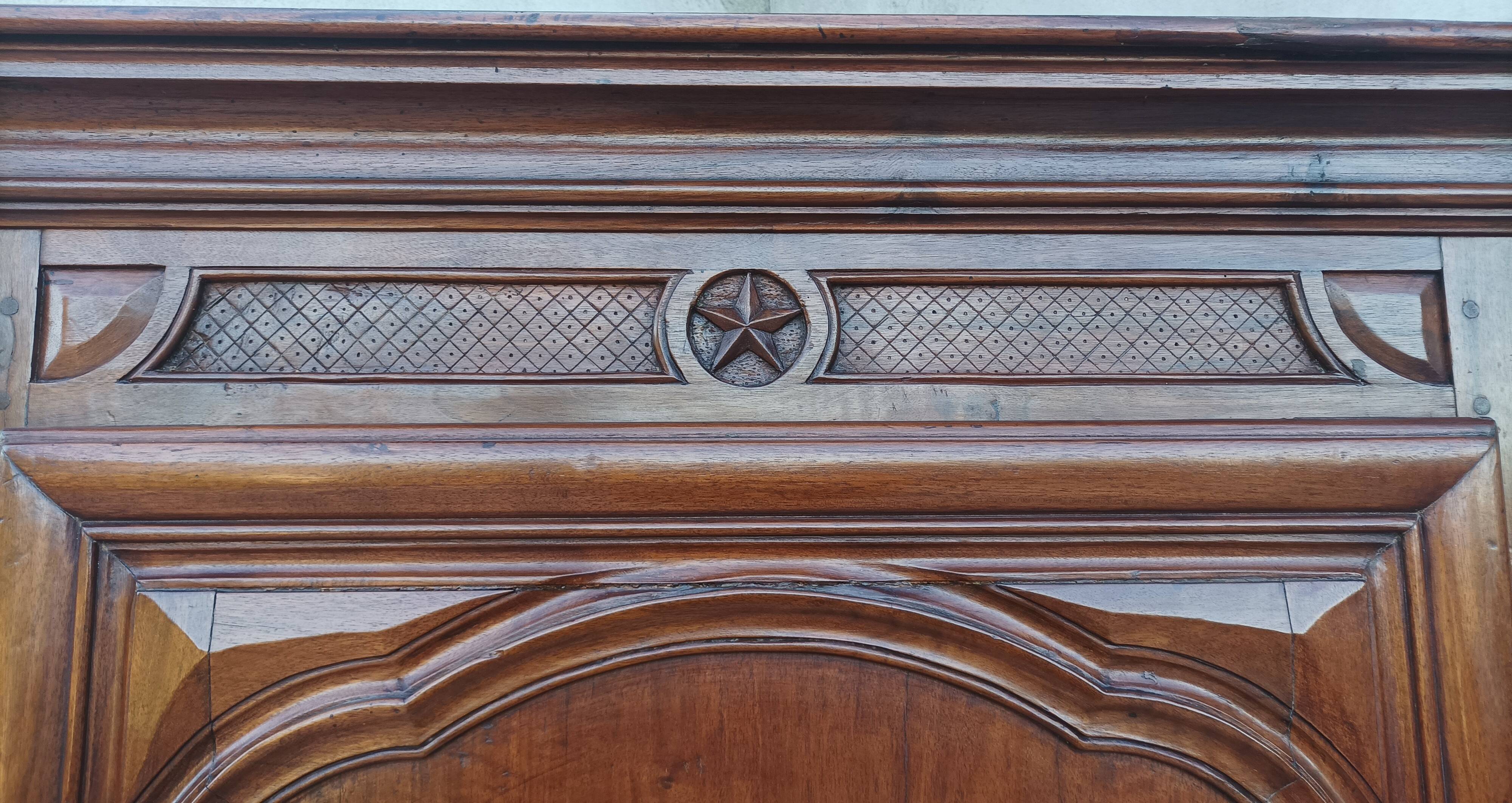 Bonnetière Louis XIII en noyer époque 18ème