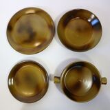 Vintage service plates and serving trays, 39 pieces, silk-screened.