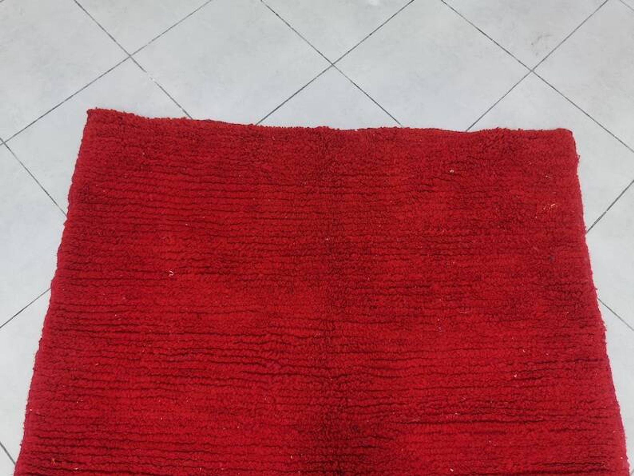 Tapis marocain rouge en laine 250cmx150cm