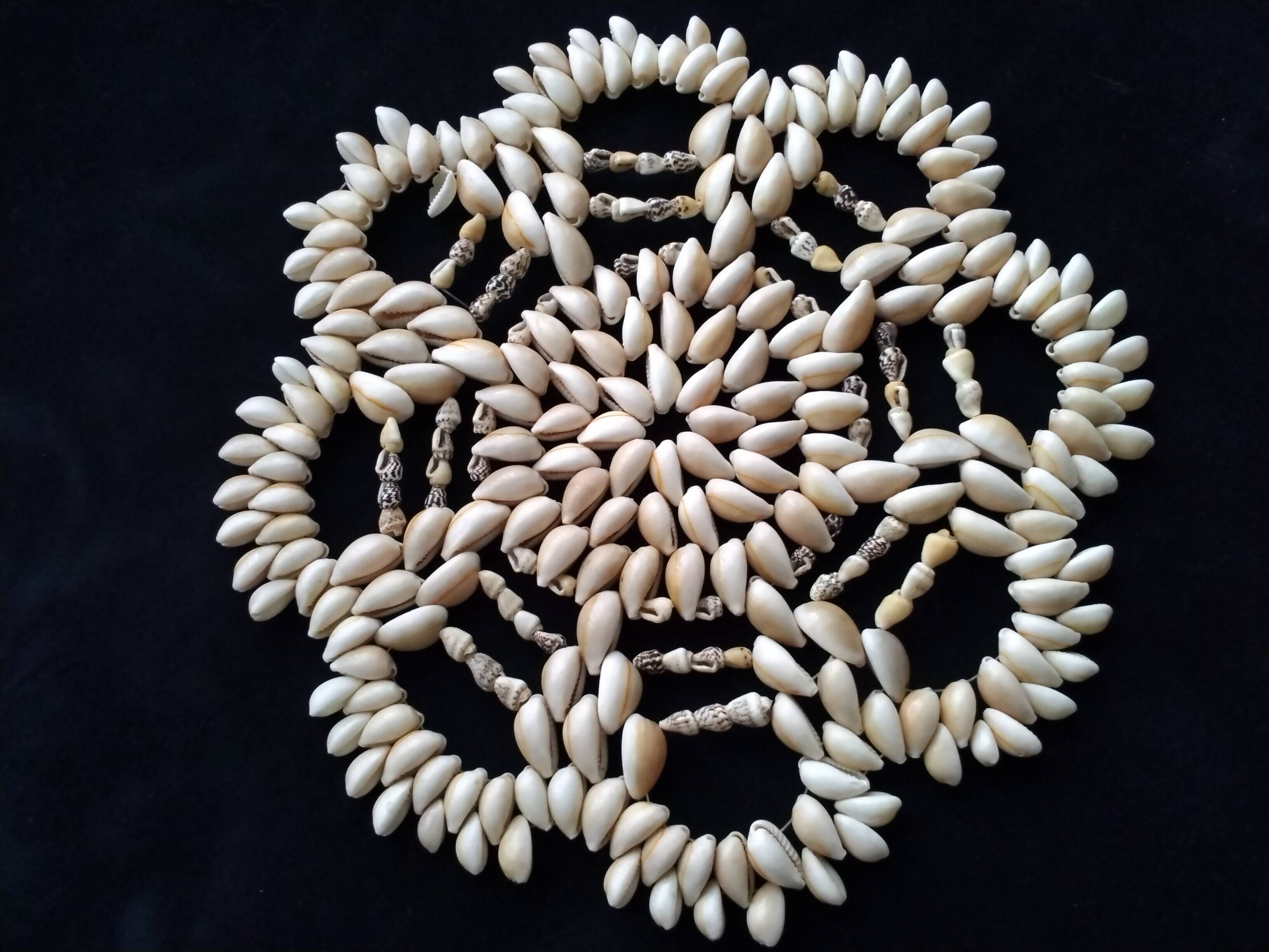 Vintage seashell trivet