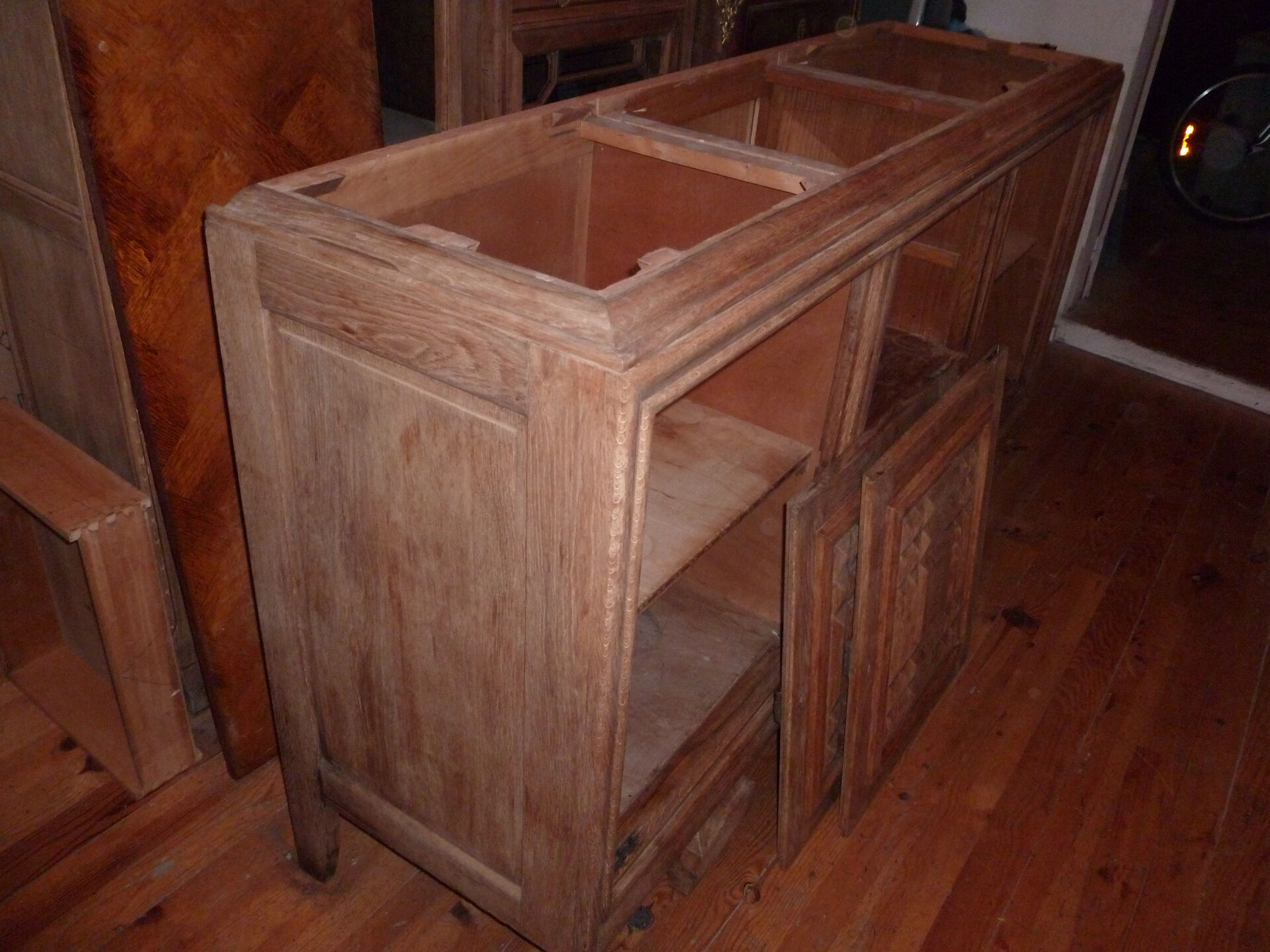 Buffet from the 1940s-50s inspired by Art Deco