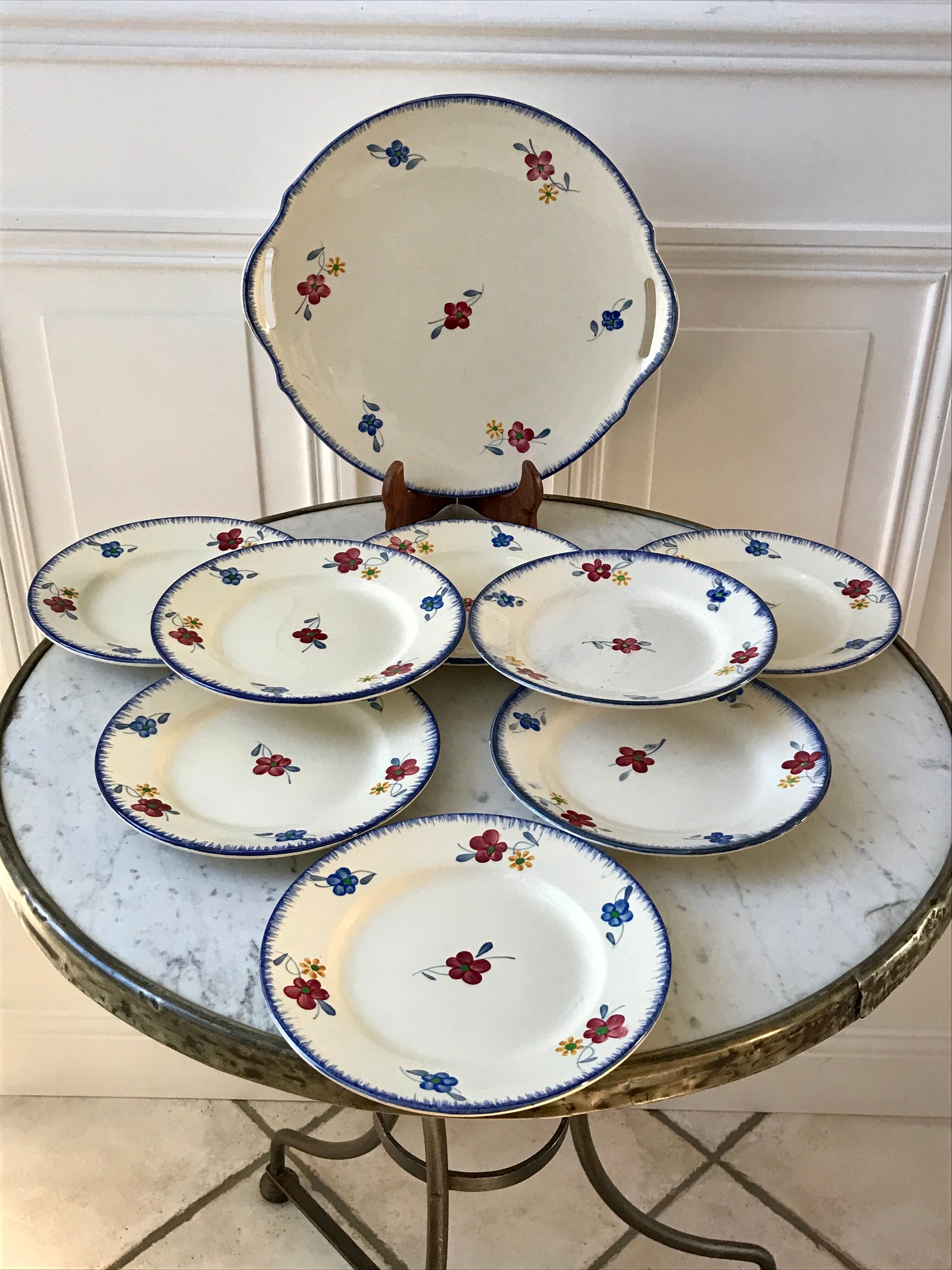 Cake consisting of a cake dish and 8 dessert plates Digoin Sarreguemi