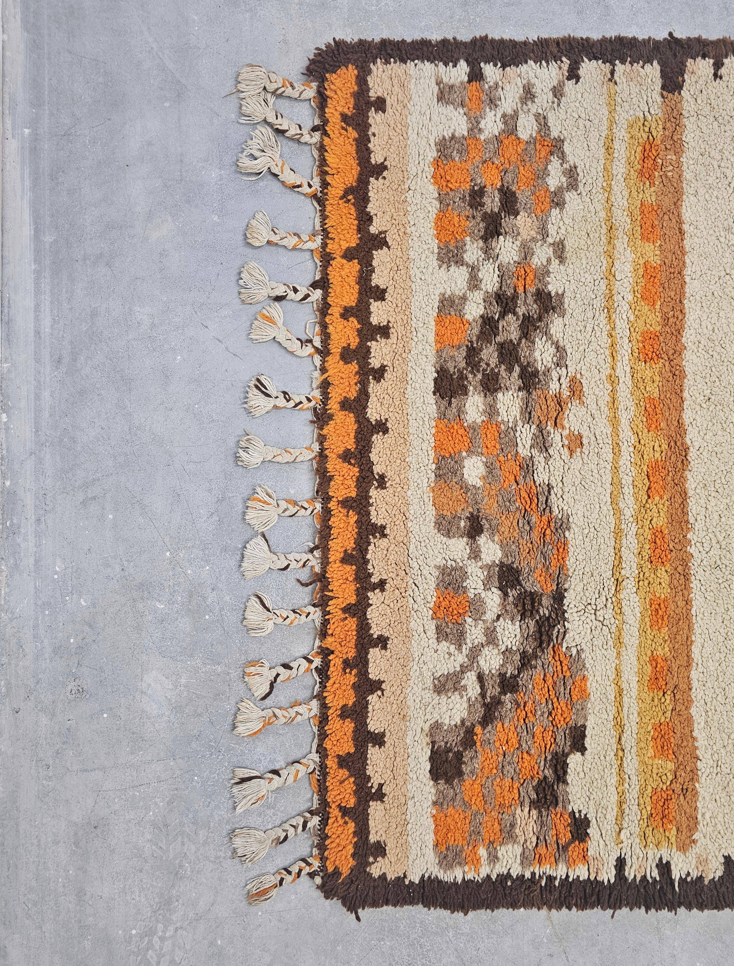 Barber Vintage Rug Hand-Knotted Very Thick Morocco 1970s