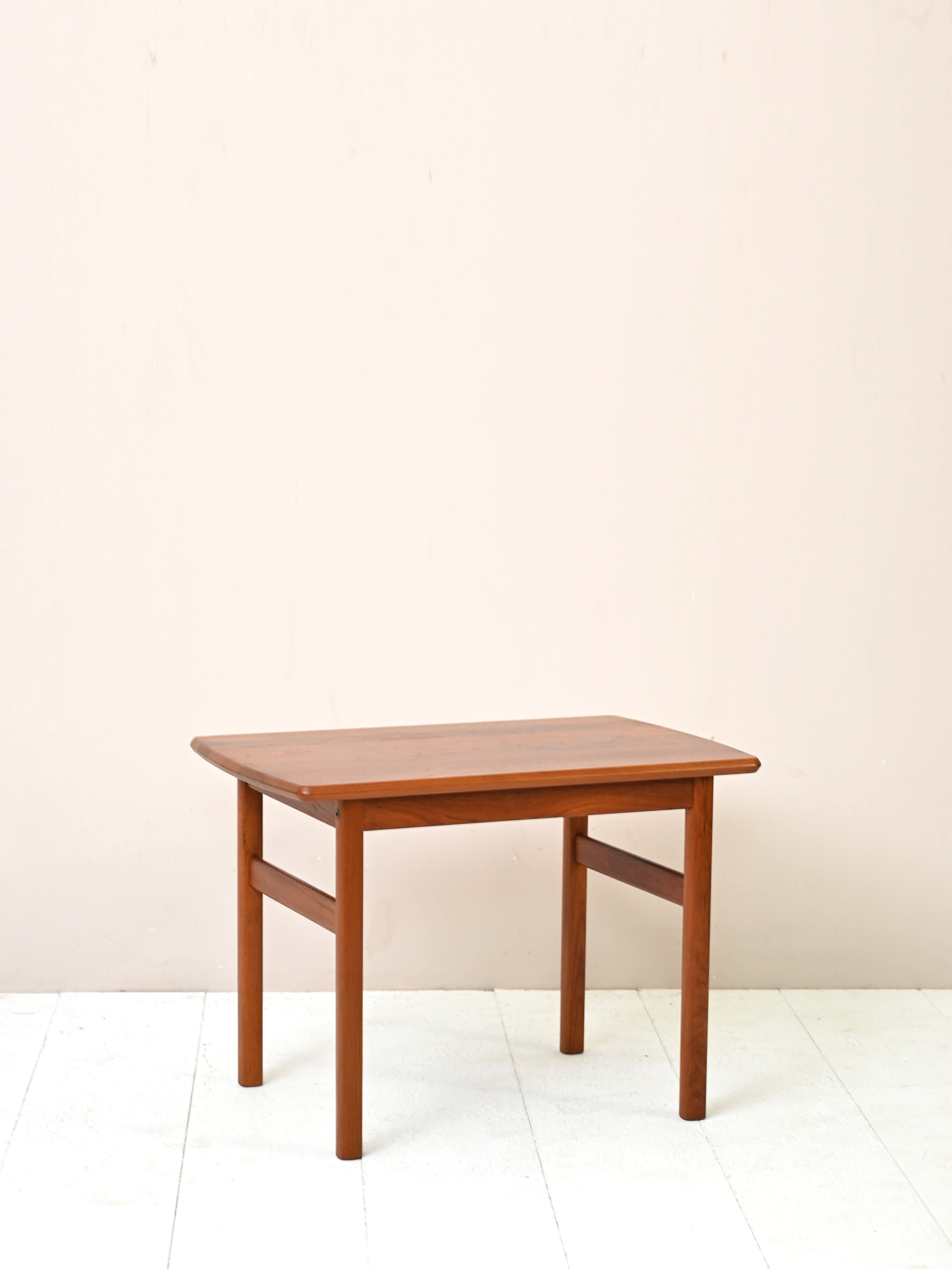 Low table - coffee table of Nordic modernism
