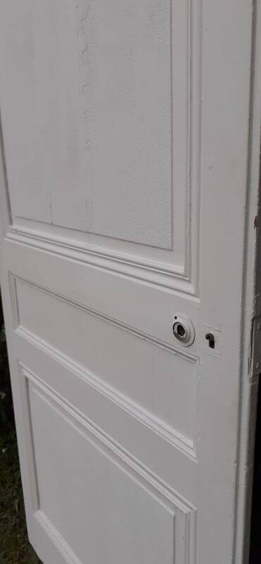 Communication door h221.5xl90cm old paneled, molded, interior