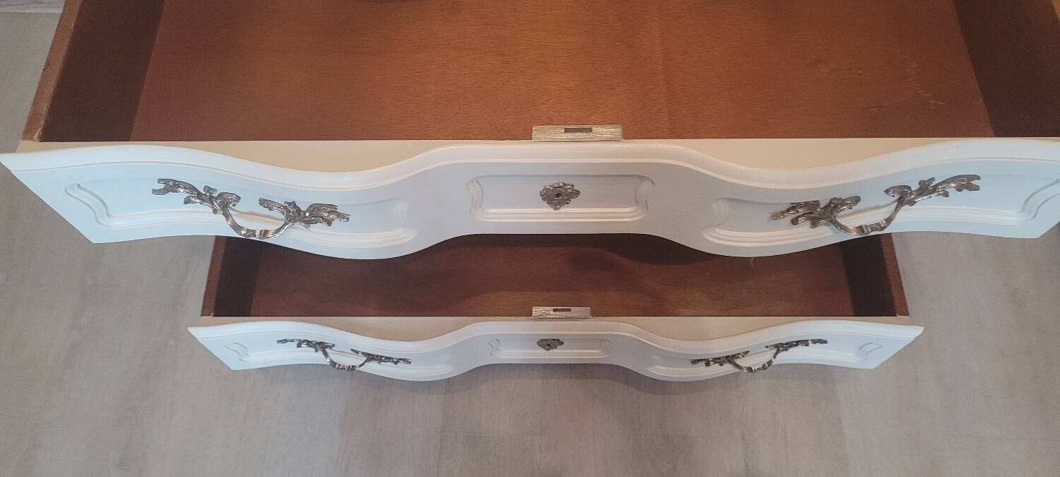 Louis XV style crossbow chest of drawers