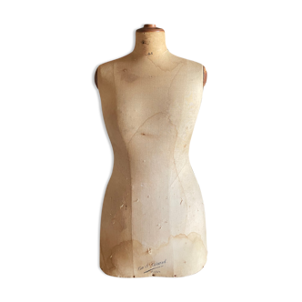 Bust old mannequin