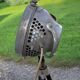 Lampe industrielle sur pied